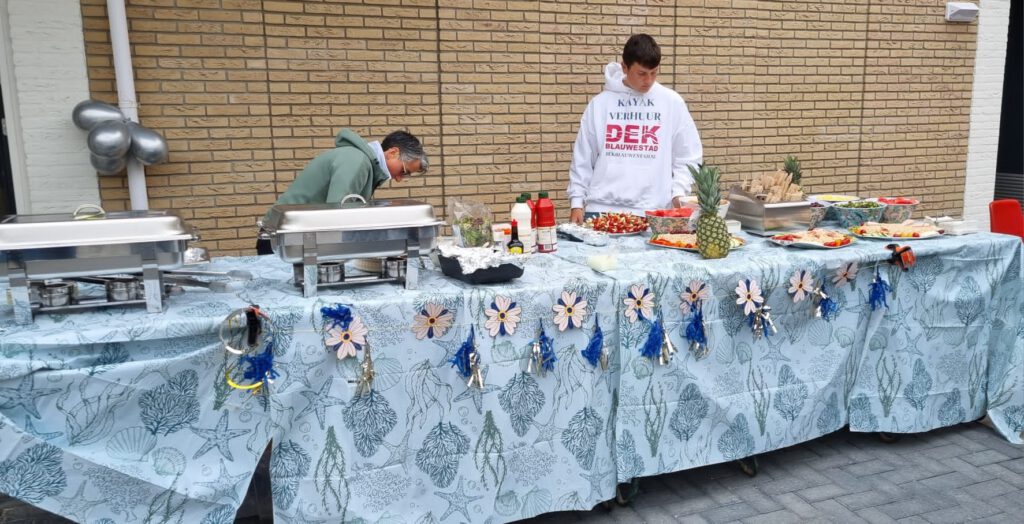 Hamburger bar Saté bar Kayakverhuur Drinken Eten Kayaing DEK Blauwestad Oldambt Groningen Nederland