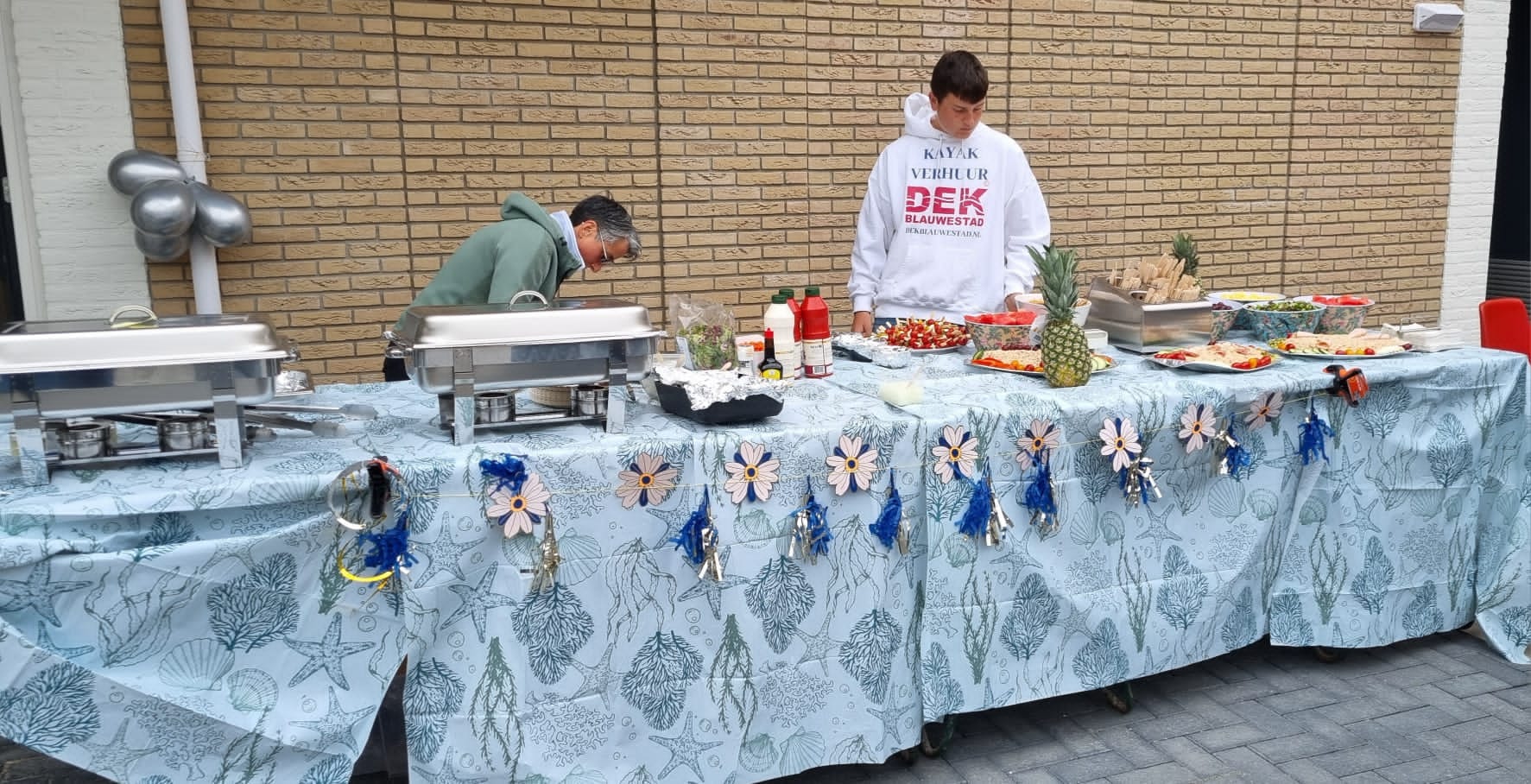 Hamburger bar Saté bar Kayakverhuur Drinken Eten Kayaing DEK Blauwestad Oldambt Groningen Nederland