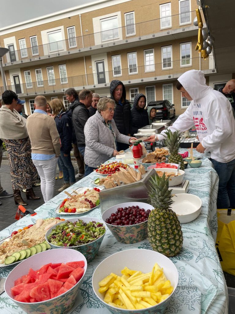 Hamburger bar Saté bar Kayakverhuur Drinken Eten Kayaing DEK Blauwestad Oldambt Groningen Nederland