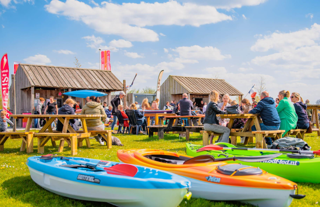 Kayaking DEK Blauwestad Oldambtmeer Groningen Nederland