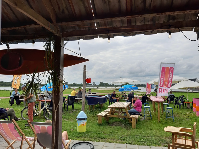 Terras Drinken Eten Kayakverhuur Oldambt Groningen Nederland koffie thee patat snacks ijs terras DEK